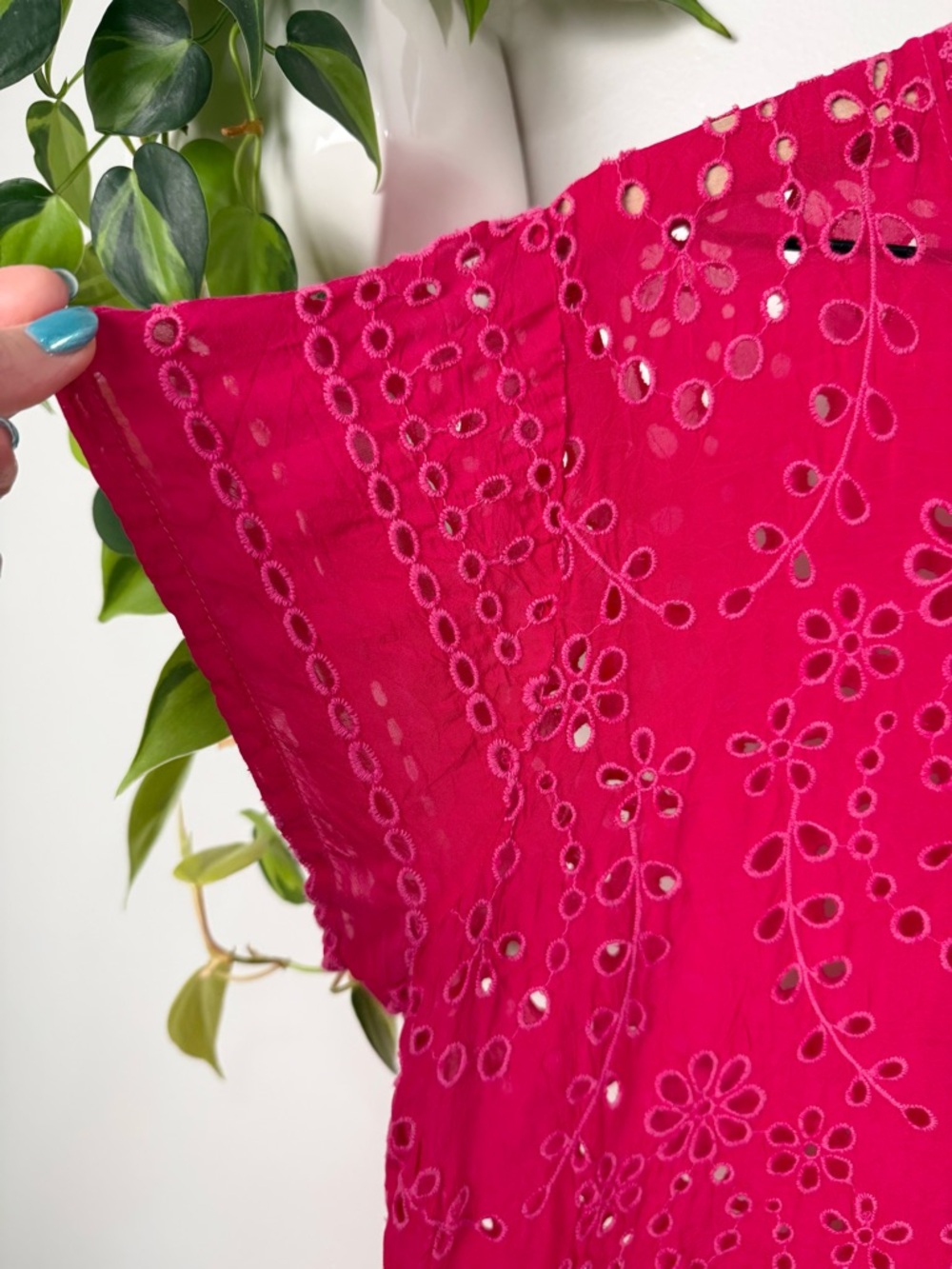 Johnny Was Embroidered Eyelet Top Pink V-Neck Blouse Rayon Boho Short Sleeve L - Picture 3 of 5